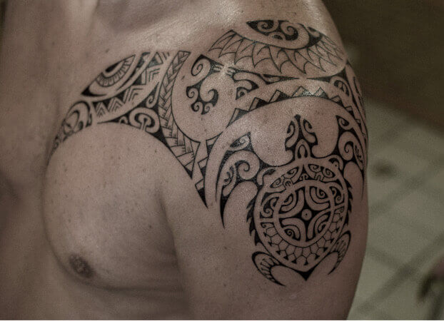 Tipico tatoo realizzato da Mana’o Tatoo Studio di Tahiti