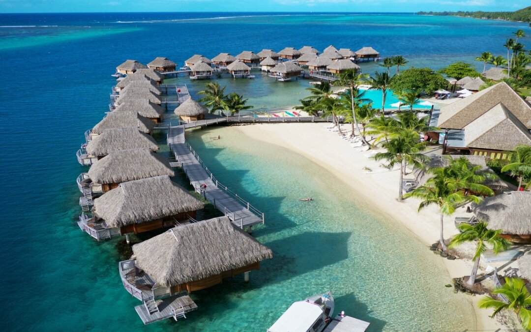 Manava Beach Resort & Spa 4*