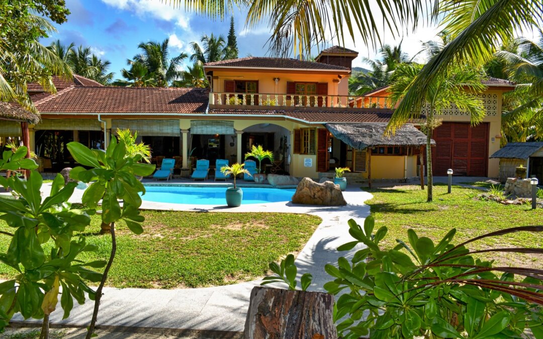 Castello Beach Hotel 4*