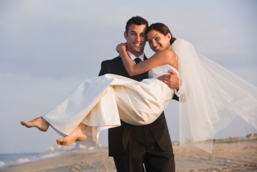 Coppia Sposi spiaggia Matrimonio Nozze