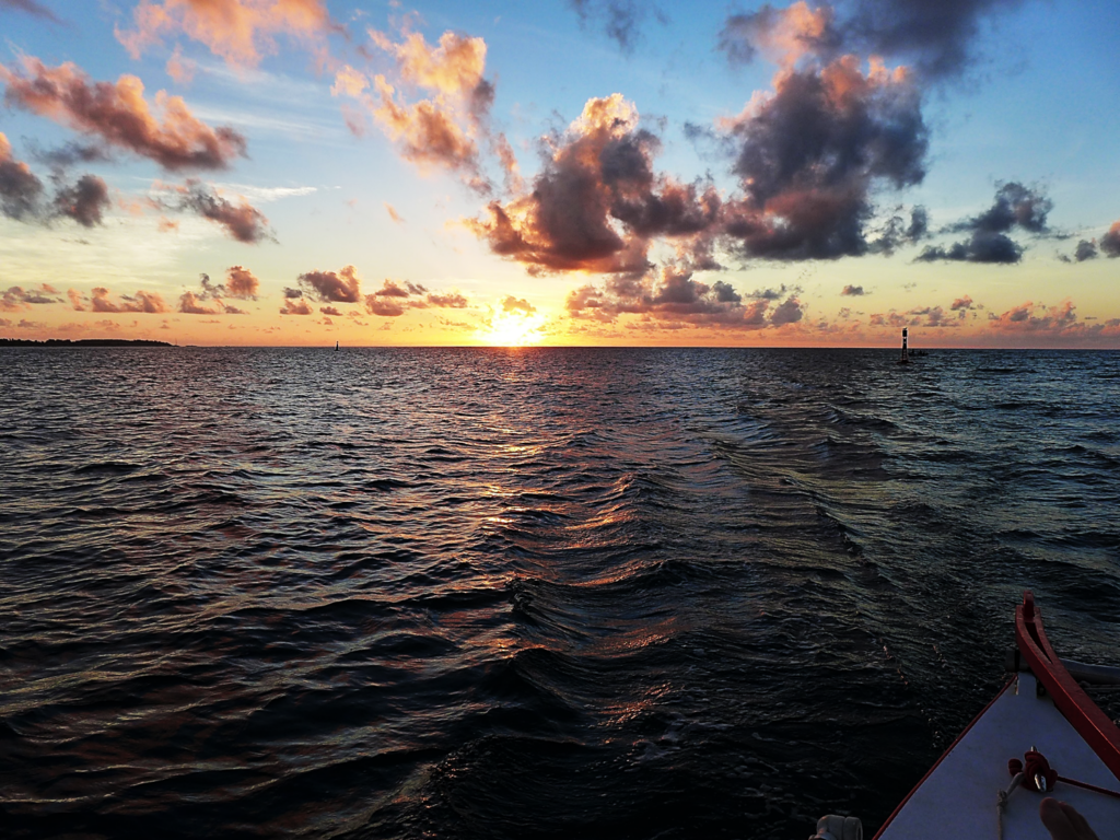 Moorea - Crociera al tramonto catamarano Taboo