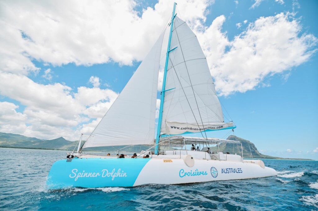 Catamaran – West Cruise (5)