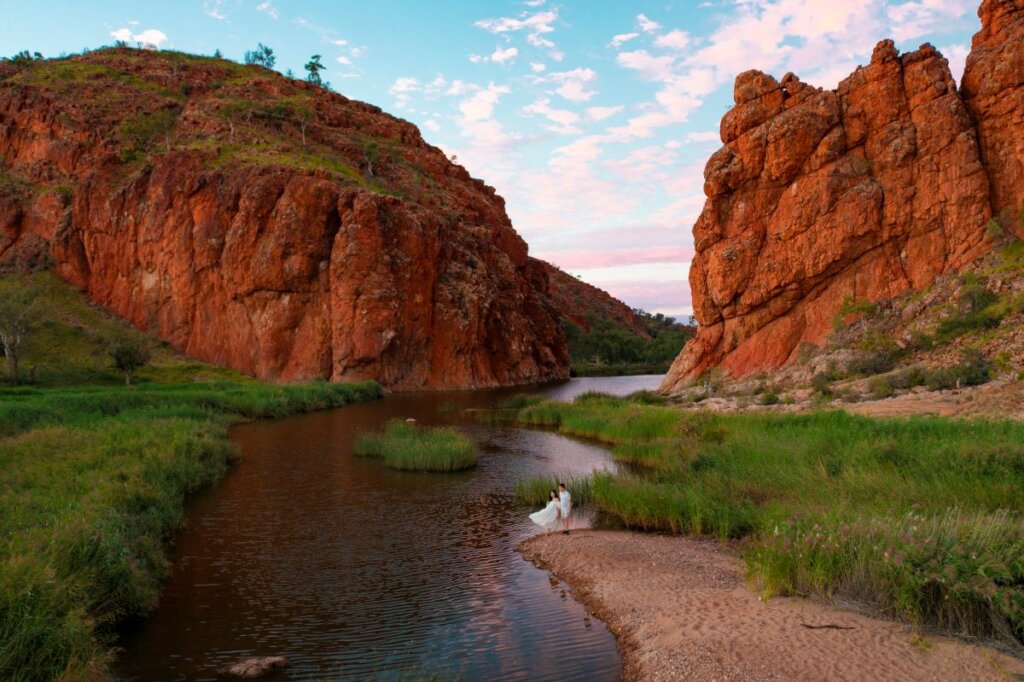 Glen Helen Gorge 132702-56 © Tourism Australia