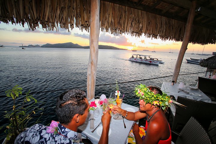 bor bora tramonto e cena st. james a6