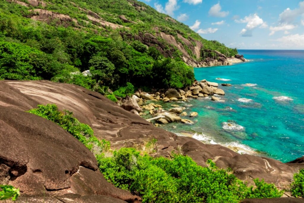 peak of paradise Masons-Travel-DMC-Seychelles_Seychelles-Hikes