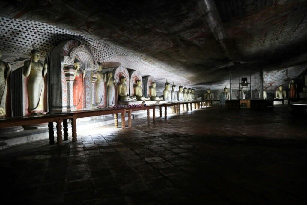 Dambulla – Rock Cave temple