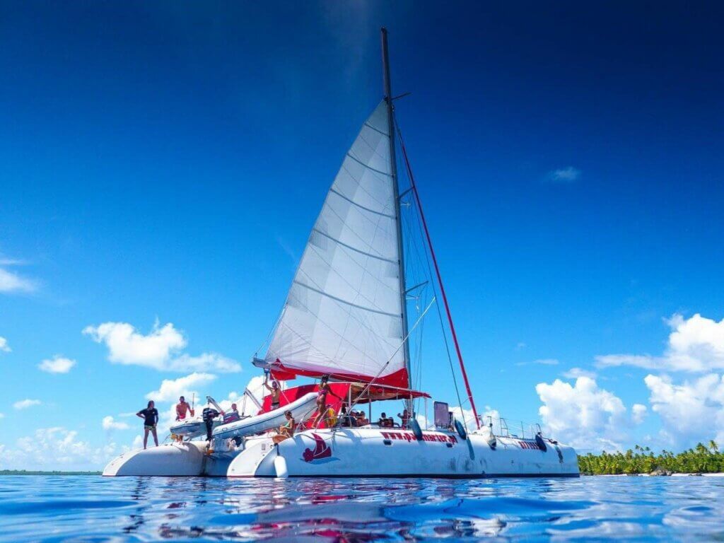 Daytour Catamaran Trip to Tetiaroa 2