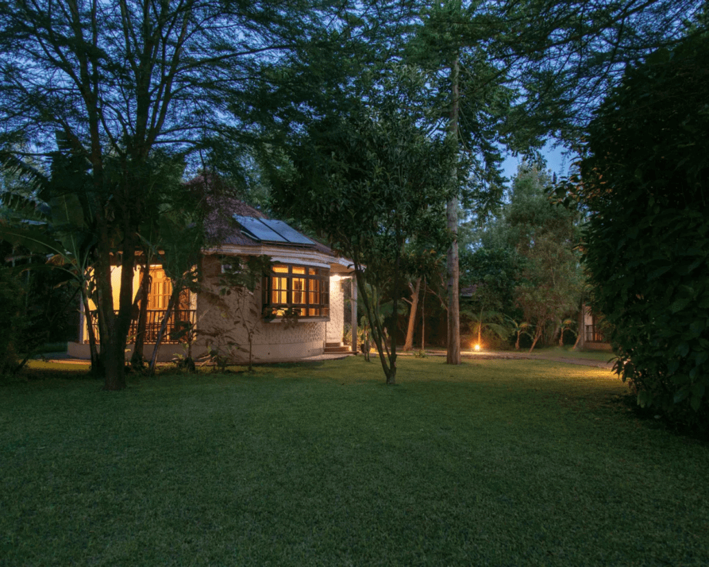 Airport_Planet_Lodge[1]